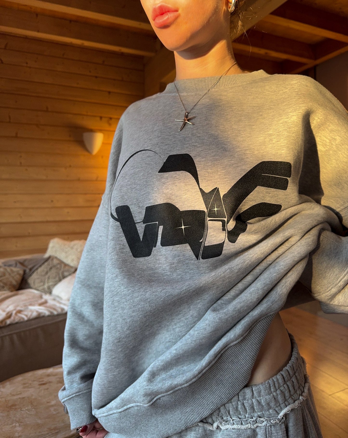 LOGO sweater